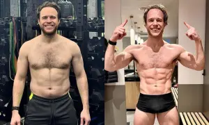 Mann zeigt beeindruckende Transformation nach Frame-off-Restoration. Links vor dem Training, rechts mit sichtbaren Muskeln und Sixpack.