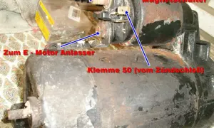 Anlasser testen: Batterieanschluss, Magnetschalter und Klemme 50 (vom Zündschloss) sind markiert.
