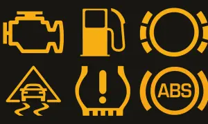 Gelbe Warnleuchten im Auto: Motor, Tank, Bremsen, ESP, Reifen. Die motorkontrollleuchte gelb leuchtet auf.