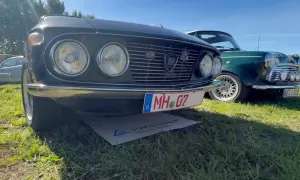 Oldtimer mit Kennzeichen MH 07. Die Versicherung für dieses Schmuckstück ist sicher gut angelegt.