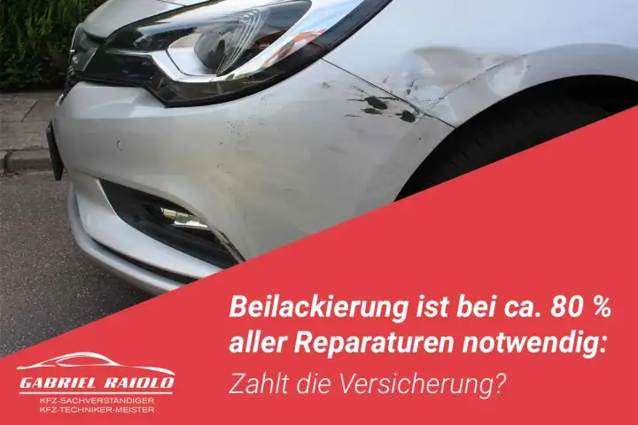 Beschädigter silberner Kotflügel mit Kratzern und Dellen. Beilackierung ist bei ca. 80% aller Reparaturen notwendig. Zahlt die Versicherung?